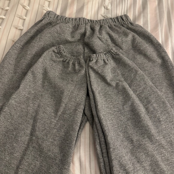 Gray Kids Sweatpants with 'THE END' Print - Picture 2 of 3